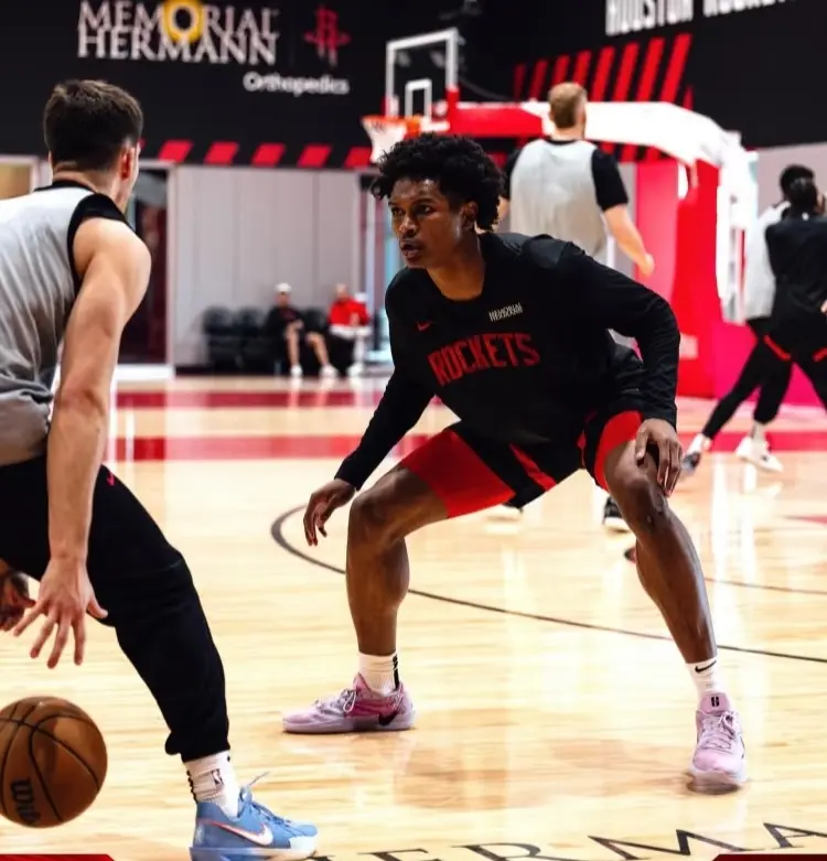 态度, AA, 他的防守