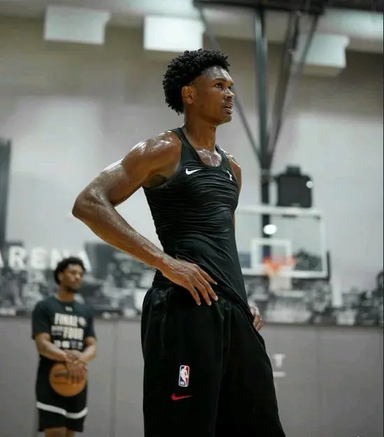 发布会上特, 上赛季