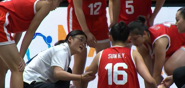 的进攻火力, 她身高, 篮的时候到 的进攻火力, 她身高, 篮的时候到