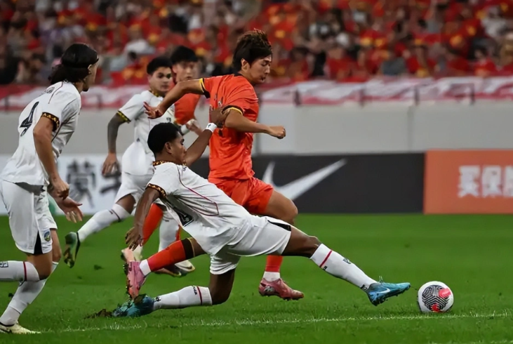 否则的话, 足的象征, 迷的信任